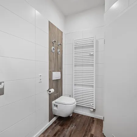 Backhome - Business&Family - Fantastische Schlosslage, Smarttv, Netflix, 50Qm, 24H Checkin - Apartment 1 Ludwigsburg Esterno foto