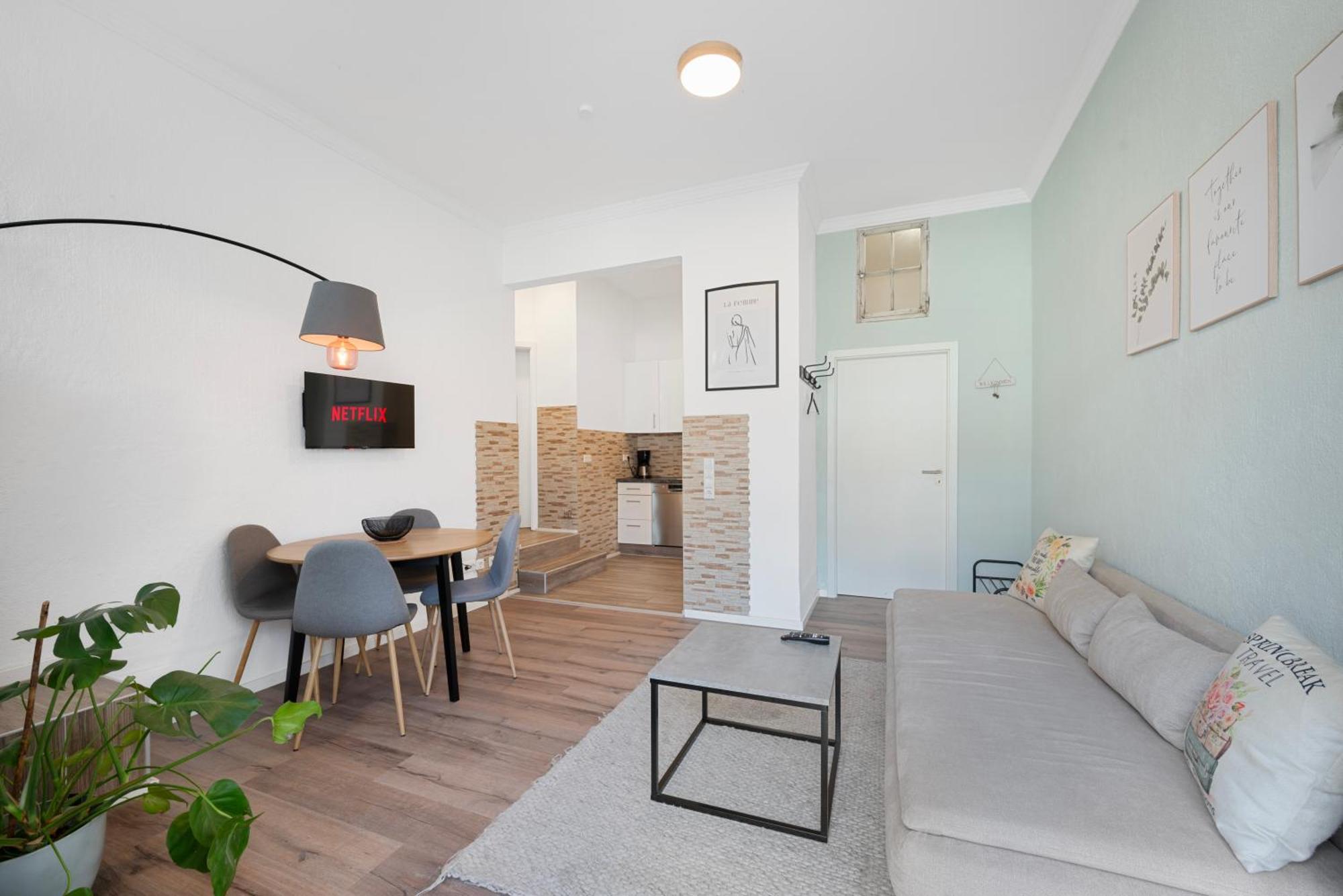 Backhome - Business&family - Fantastische Schlosslage, Smarttv, Netflix, 50qm, 24h Checkin - 1 * Ludwigsburg